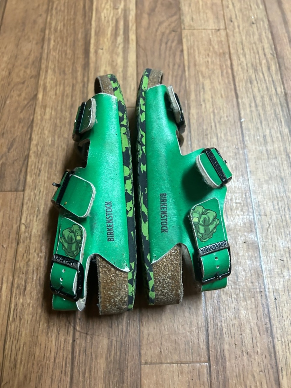 Birkenstock Kids Green Hulk Character Buckle Sandals - Picture 4 of 4